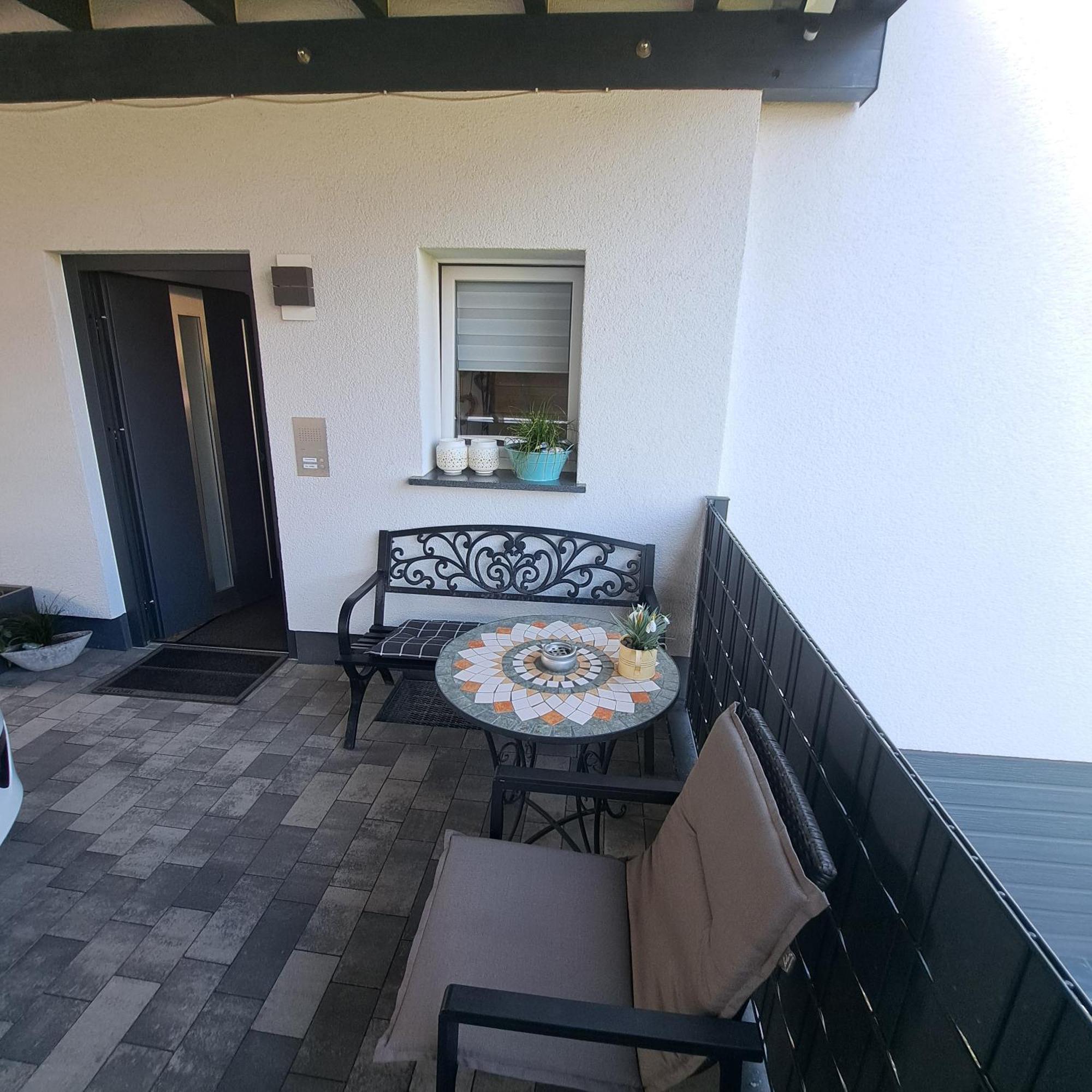 Wunderschoenes 2 Zimmer Apartment Inkl. Parkplatz Asbach  Esterno foto